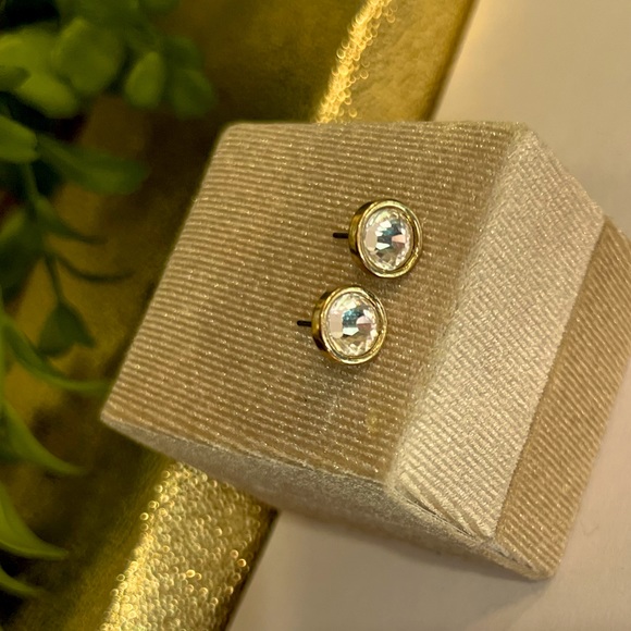 NEW! Large Clear Crystal Stud Earrings About 8mm Hypoallergenic Post Studs - Picture 12 of 12